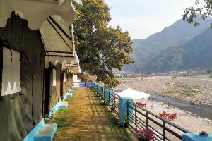 creekside-camping-in-rishikesh