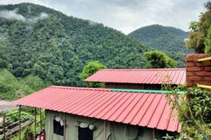 camp-with-swimming-pool