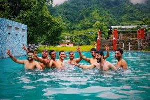 camp-with-swimming-pool